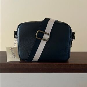 Universal Thread Midnight Black Messenger Bag